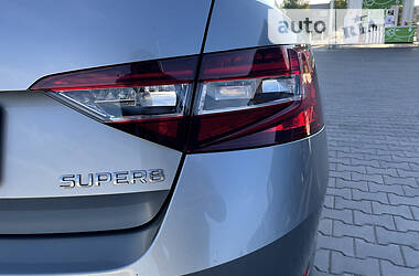 Ліфтбек Skoda Superb 2015 в Горохові