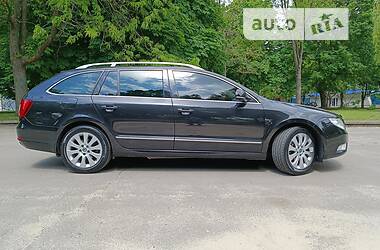 Универсал Skoda Superb 2013 в Ровно