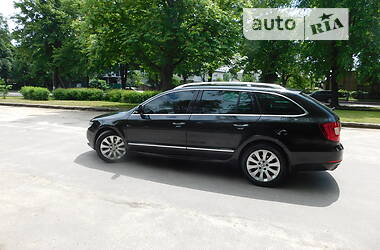 Универсал Skoda Superb 2013 в Ровно