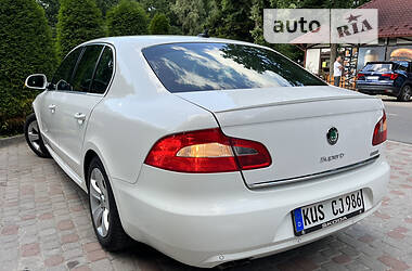 Седан Skoda Superb 2011 в Дрогобичі