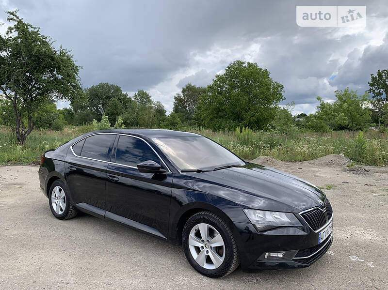 Лифтбек Skoda Superb 2015 в Калуше