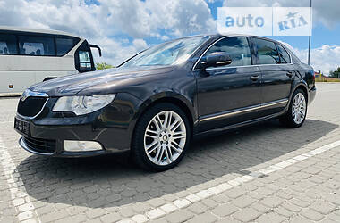 Седан Skoda Superb 2010 в Львове