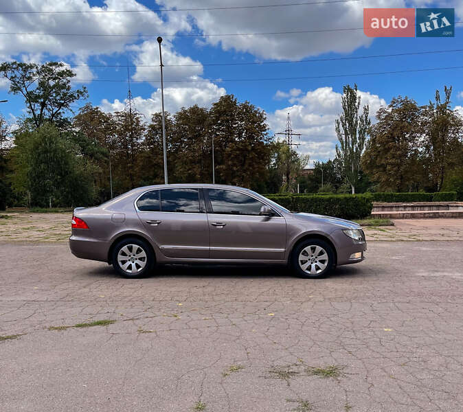 Лифтбек Skoda Superb 2013 в Кривом Роге