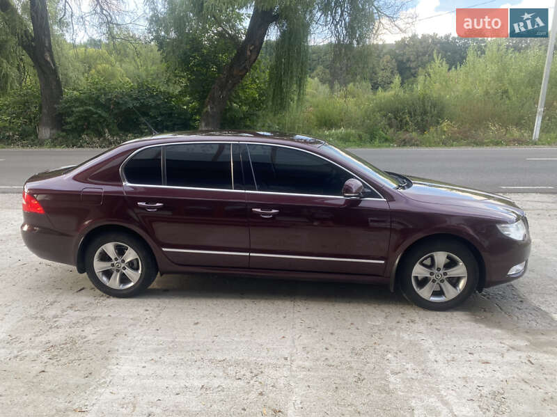 Лифтбек Skoda Superb 2009 в Тячеве