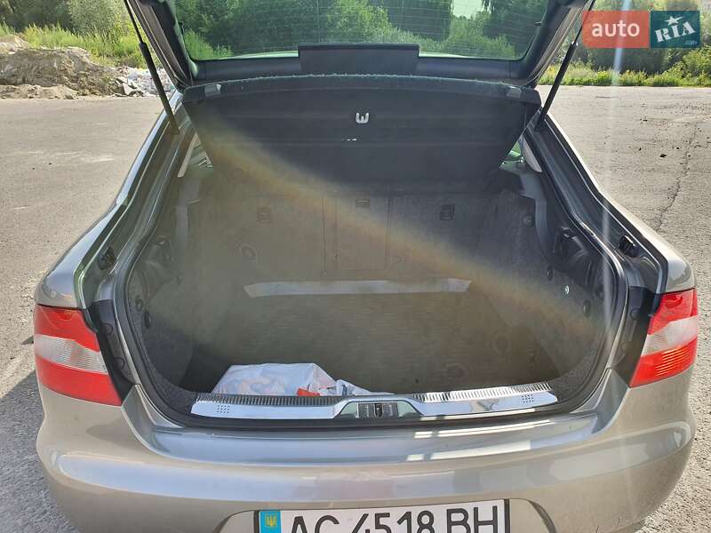 Лифтбек Skoda Superb 2013 в Луцке