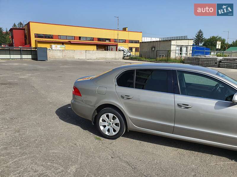 Лифтбек Skoda Superb 2013 в Луцке