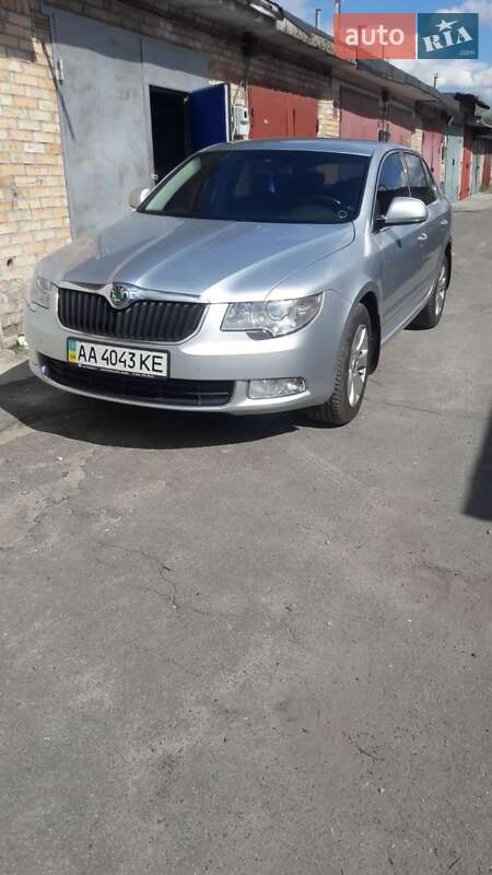 Лифтбек Skoda Superb 2010 в Киеве