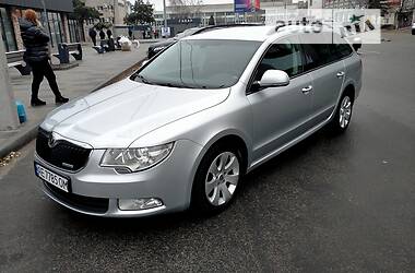 Універсал Skoda Superb 2012 в Дніпрі