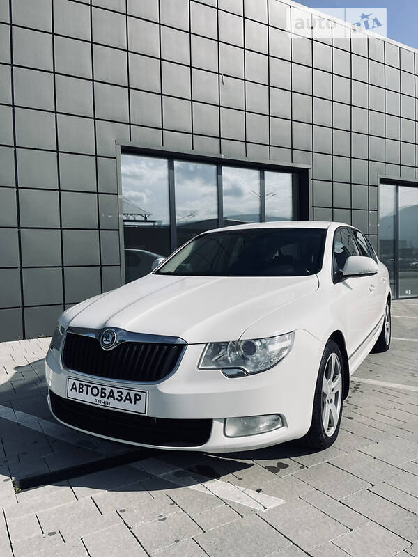 Ліфтбек Skoda Superb 2012 в Тячеві