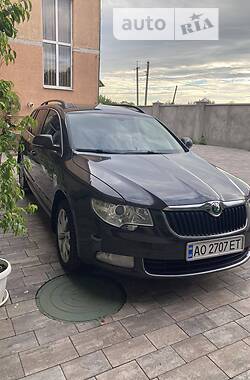 Универсал Skoda Superb 2011 в Мукачево