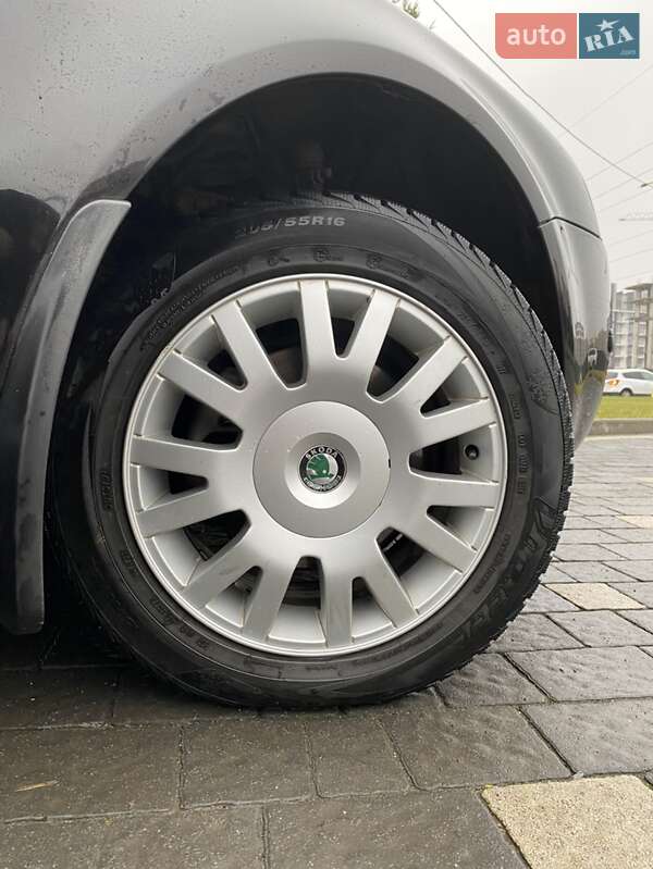 Лифтбек Skoda Superb 2006 в Ужгороде