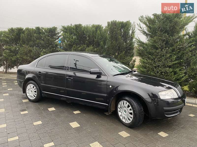 Лифтбек Skoda Superb 2006 в Ужгороде