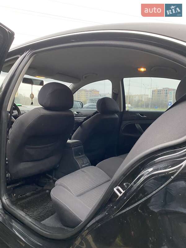 Лифтбек Skoda Superb 2006 в Ужгороде