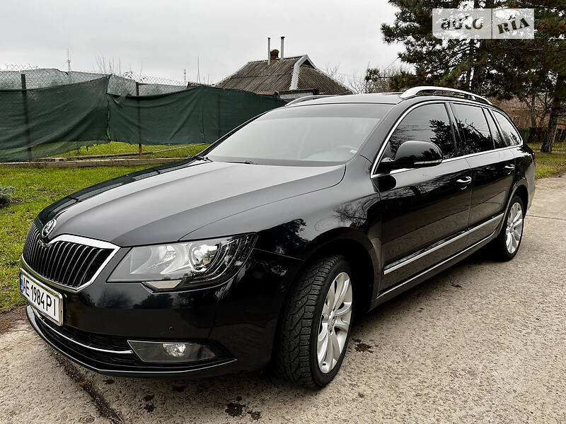 Универсал Skoda Superb 2015 в Долинской