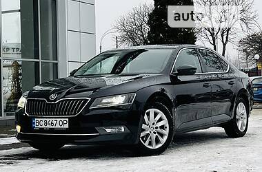 Лифтбек Skoda Superb 2016 в Киеве