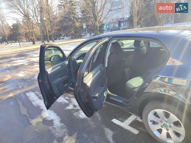 Лифтбек Skoda Superb 2012 в Кривом Роге
