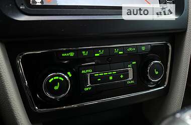 Лифтбек Skoda Superb 2012 в 
