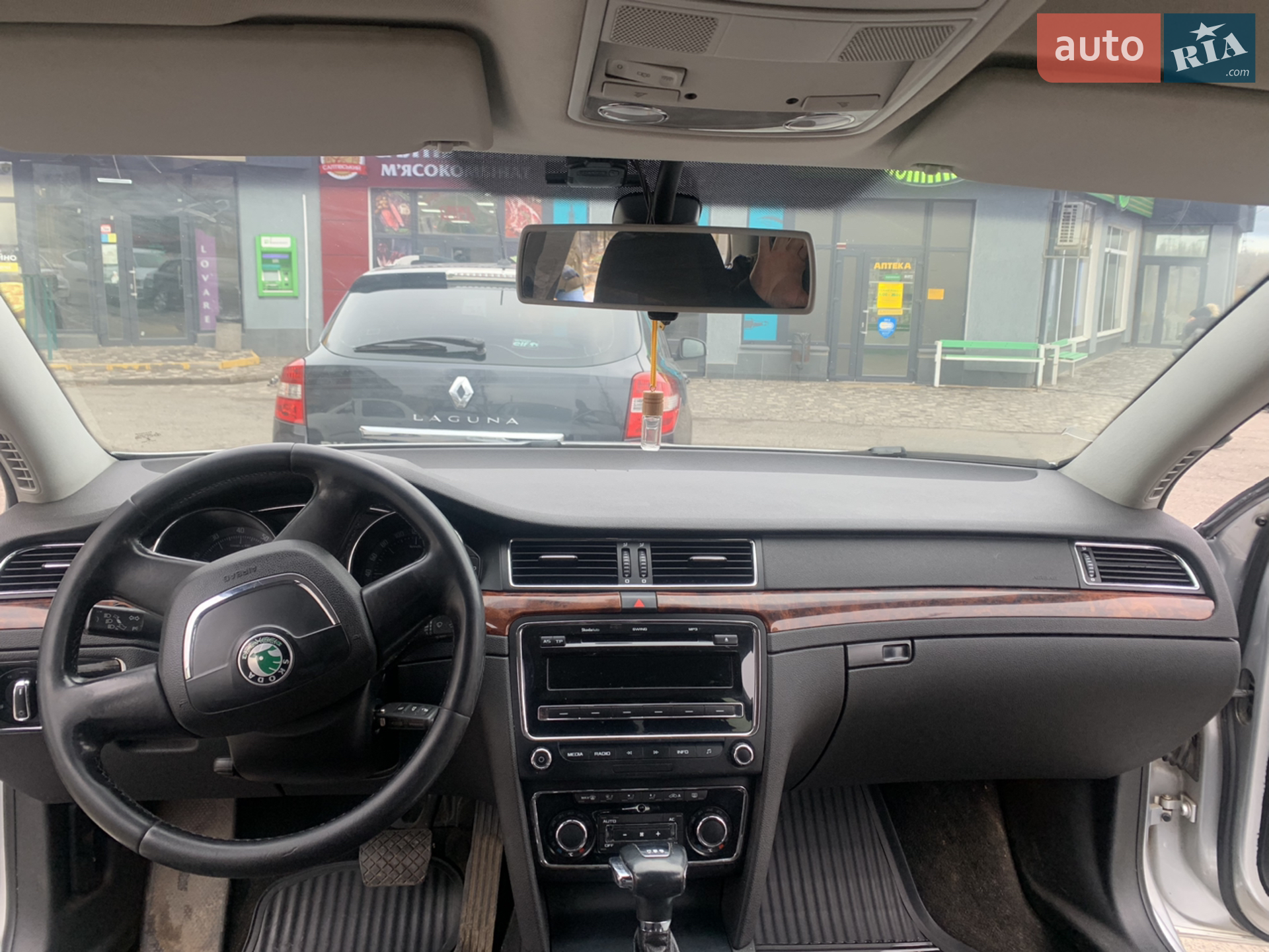 2010 Skoda Superb - мініатюра 4