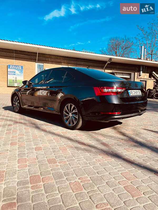 Лифтбек Skoda Superb 2017 в Днепре
