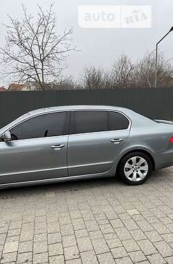 Ліфтбек Skoda Superb 2011 в Ужгороді