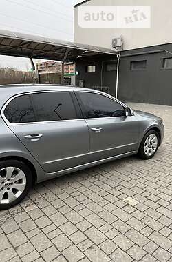 Лифтбек Skoda Superb 2011 в Ужгороде