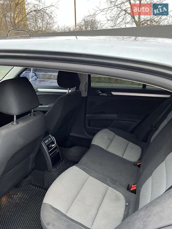Лифтбек Skoda Superb 2011 в Ужгороде