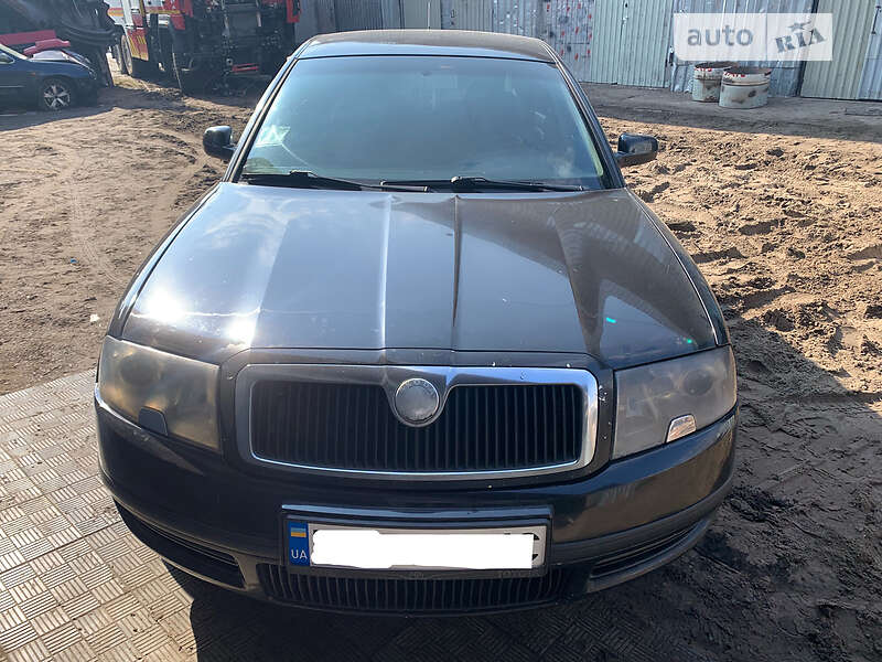 Лифтбек Skoda Superb 2004 в 