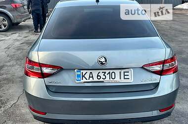 Лифтбек Skoda Superb 2016 в 