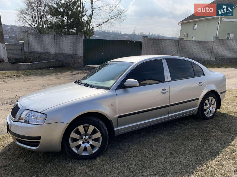 Лифтбек Skoda Superb 2002 в Днепре
