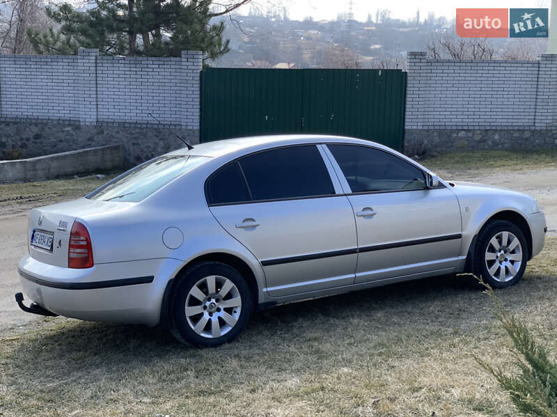 Лифтбек Skoda Superb 2002 в Днепре