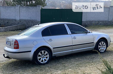 Лифтбек Skoda Superb 2002 в Днепре