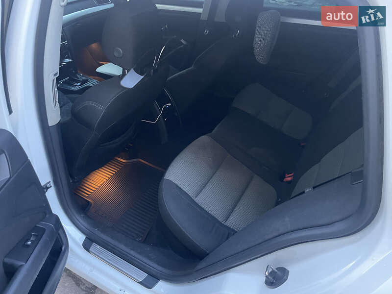 Универсал Skoda Superb 2012 в Львове фото 8 Универсал Skoda Superb 2012 в Львове