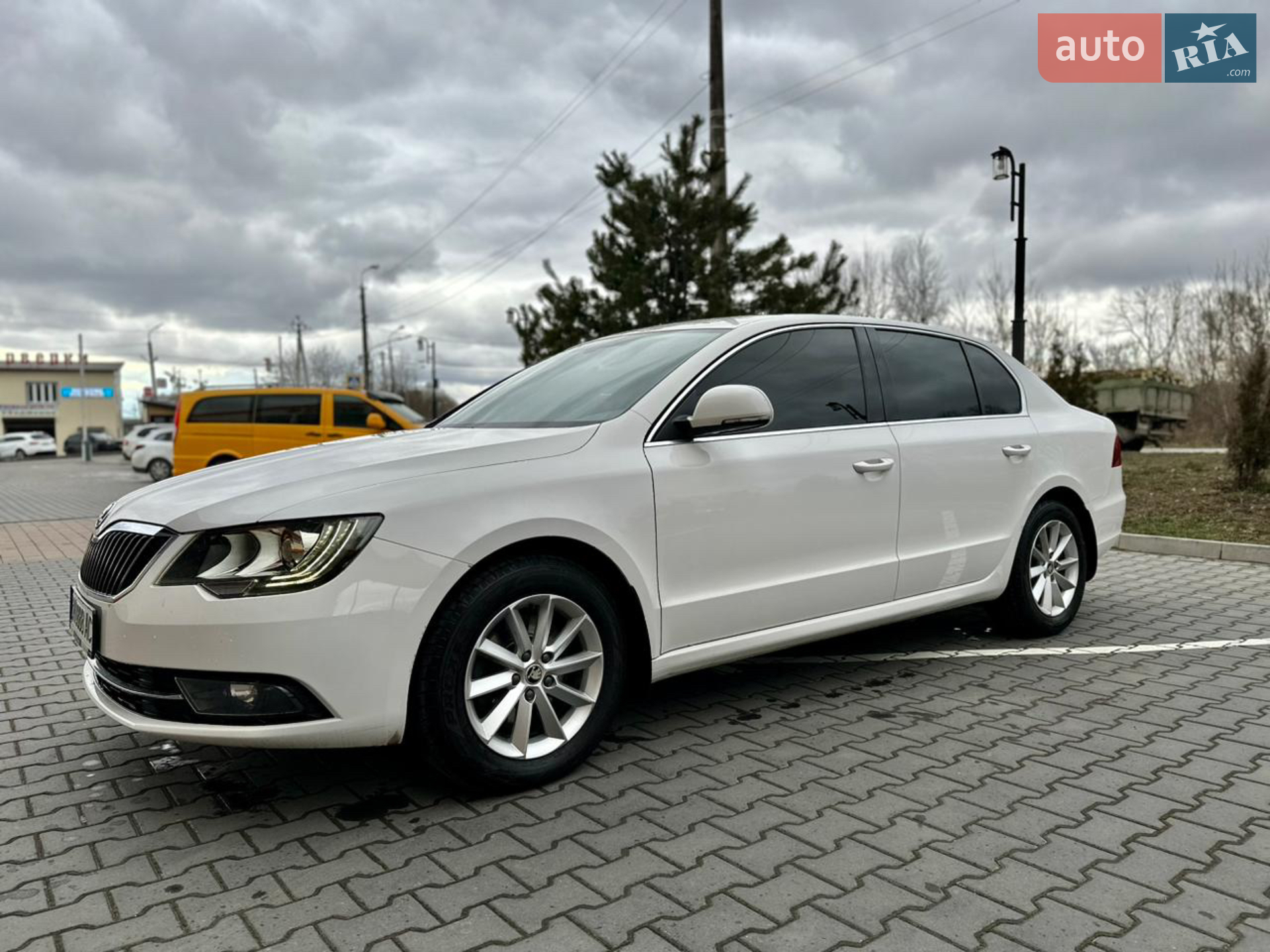 2014 Skoda Superb - мініатюра 2