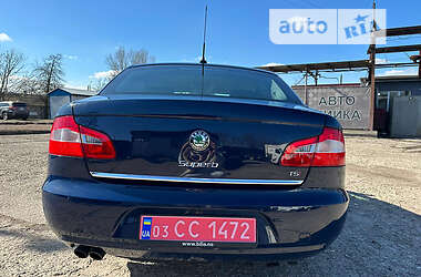 Лифтбек Skoda Superb 2009 в 
