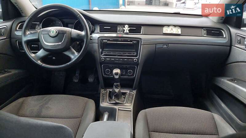 Лифтбек Skoda Superb 2012 в Рахове