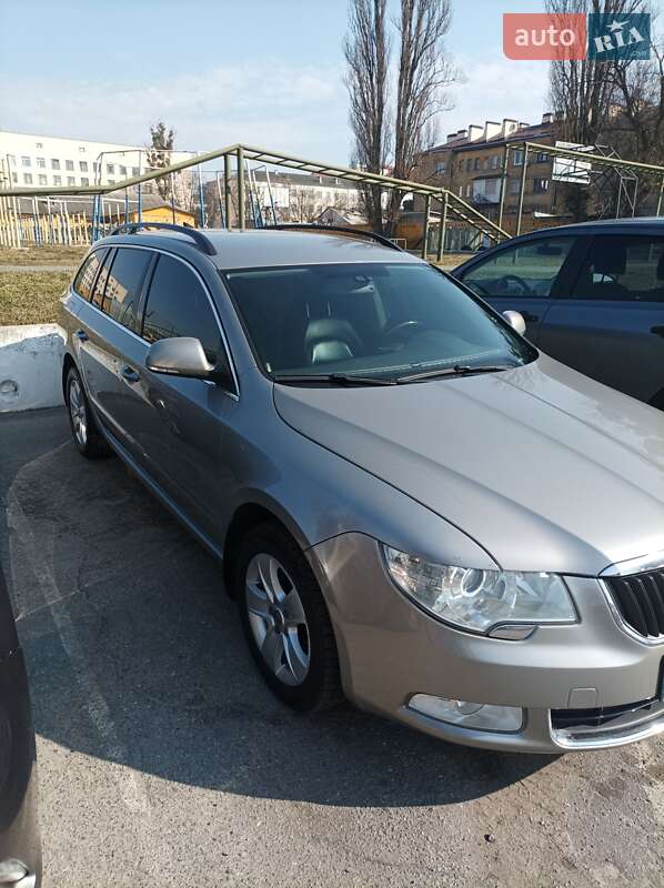 Skoda Superb 2012