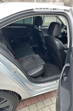 Лифтбек Skoda Superb 2016 в 