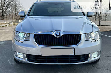 Универсал Skoda Superb 2011 в Дрогобыче