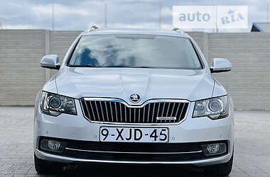 Универсал Skoda Superb 2014 в Здолбунове