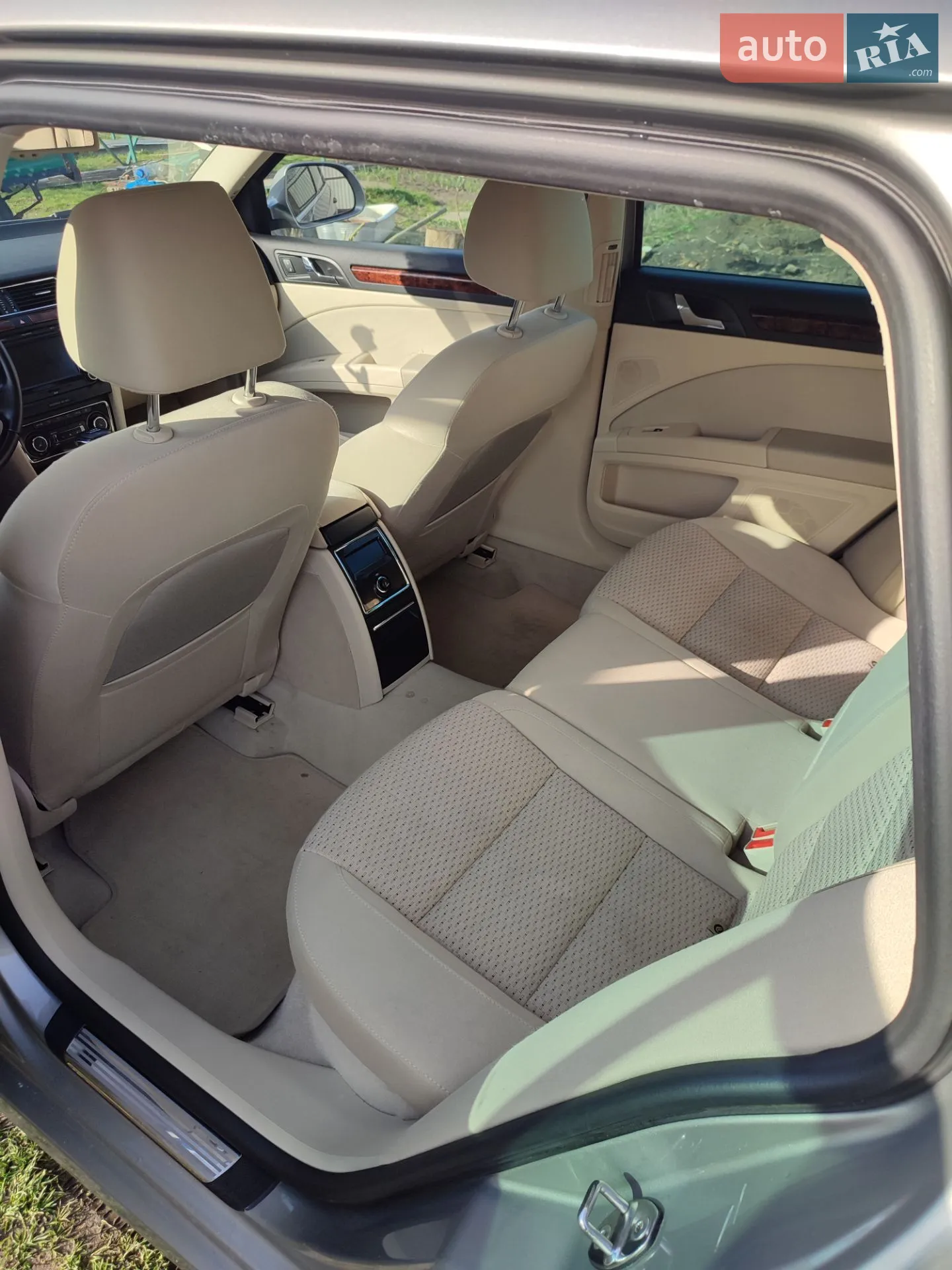 2010 Skoda Superb - мініатюра 6