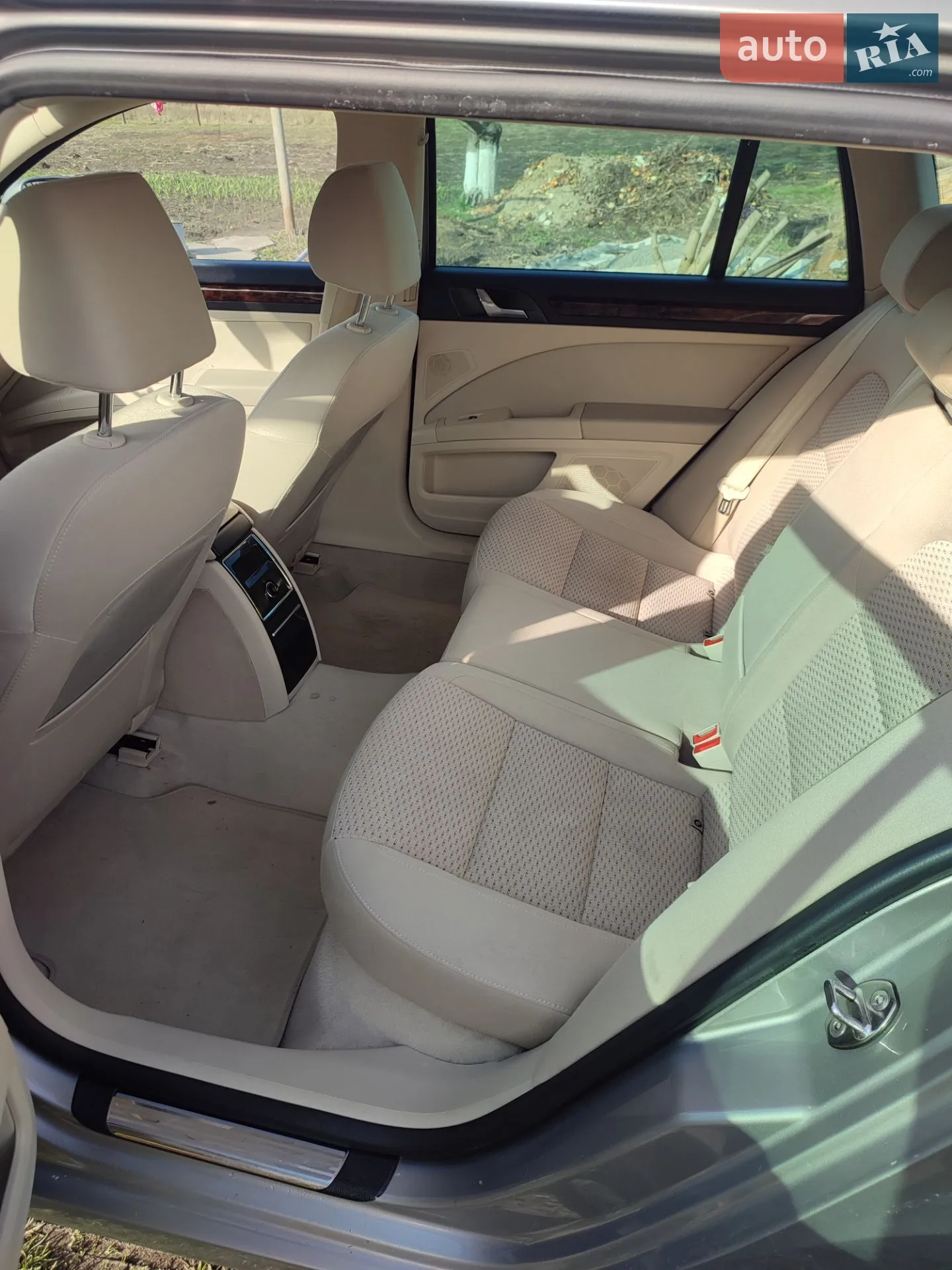 2010 Skoda Superb - мініатюра 7