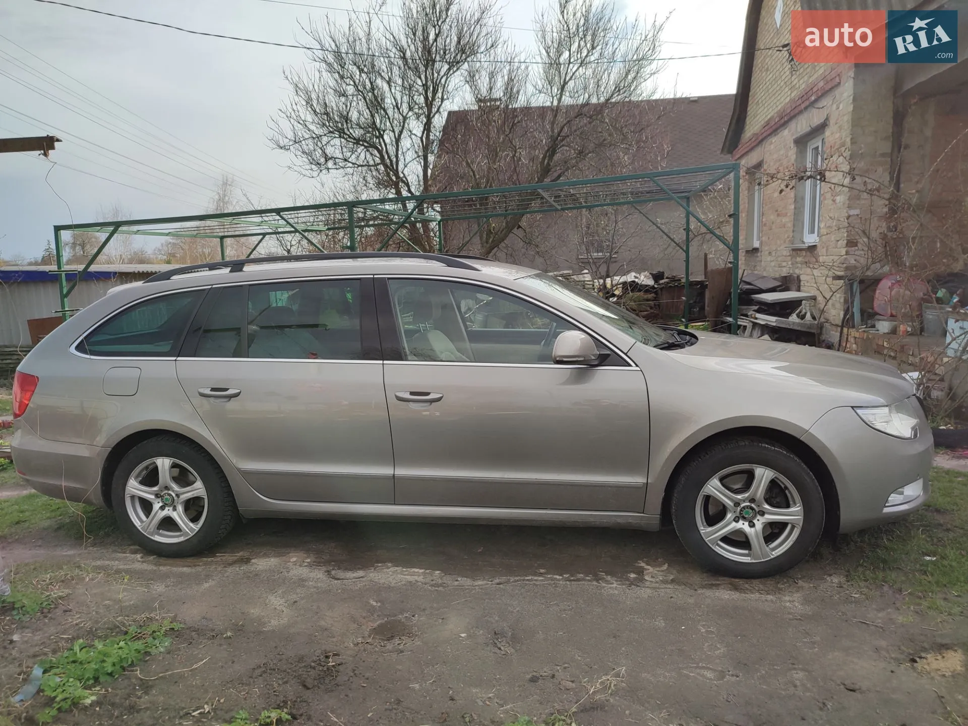 2010 Skoda Superb - мініатюра 11