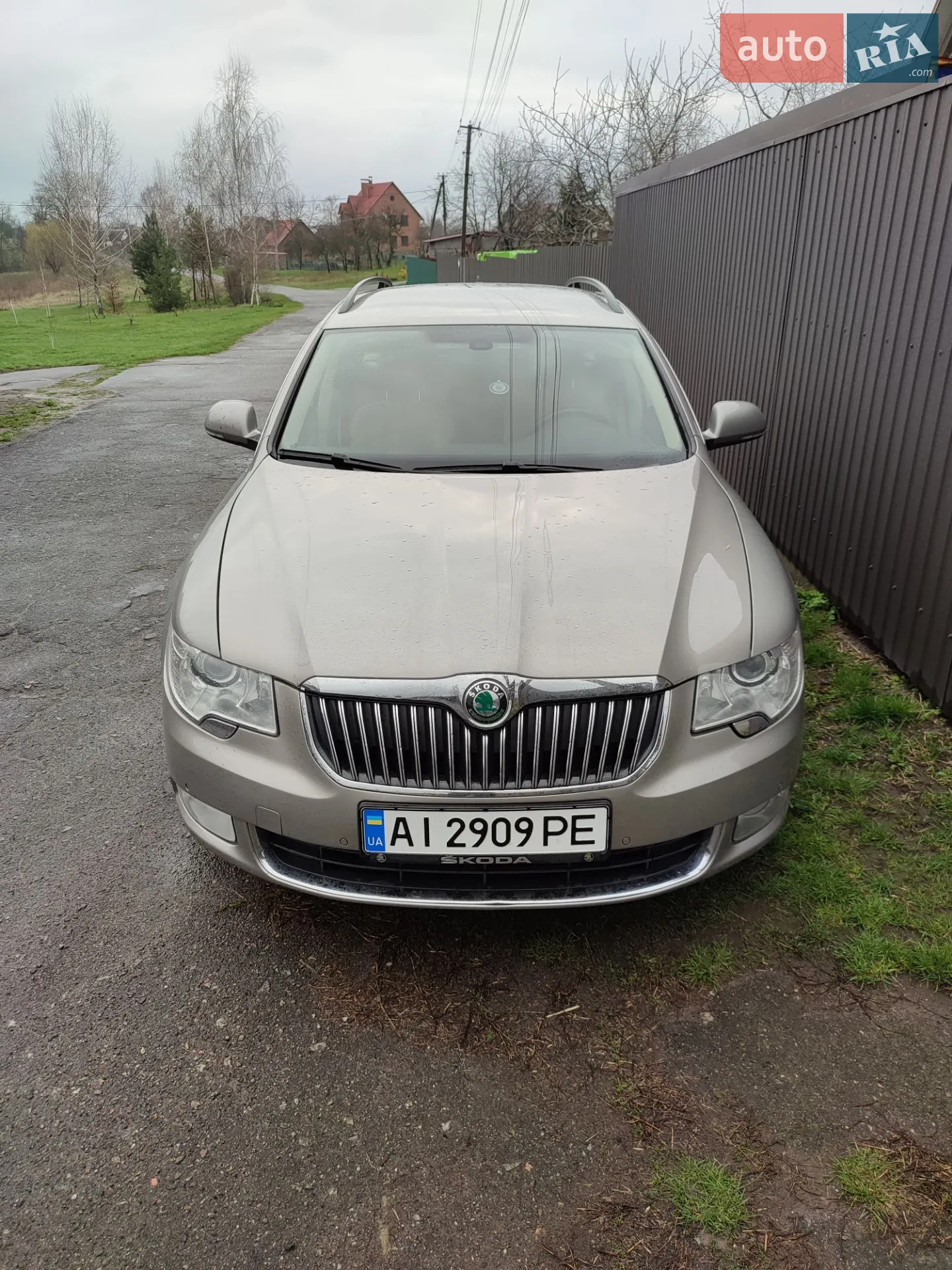 2010 Skoda Superb - мініатюра 2