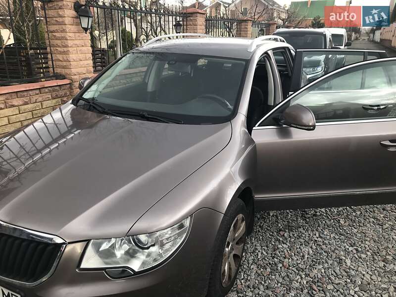 Универсал Skoda Superb 2012 в Киеве фото 4 Универсал Skoda Superb 2012 в Киеве
