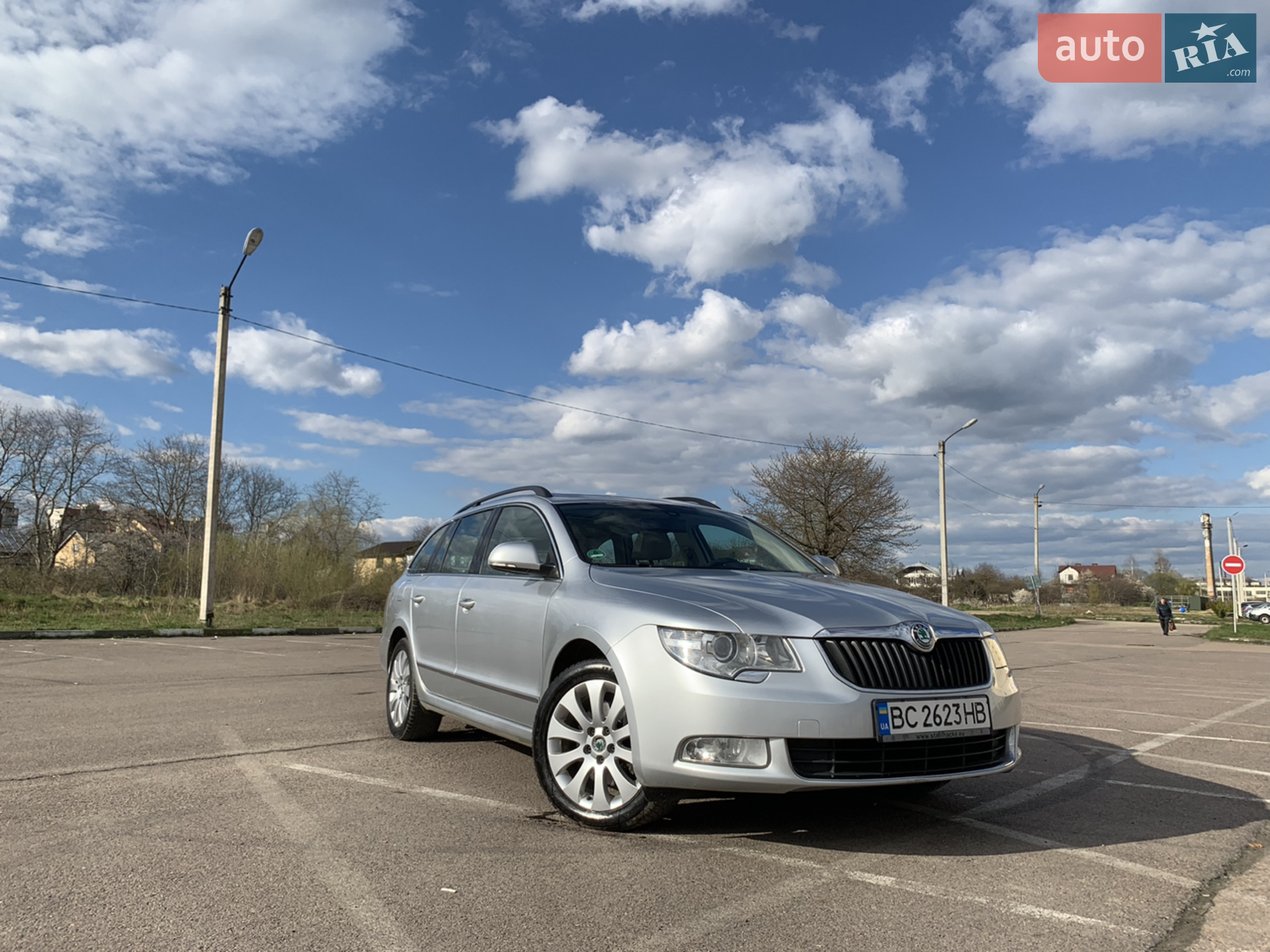 2010 Skoda Superb - мініатюра 2