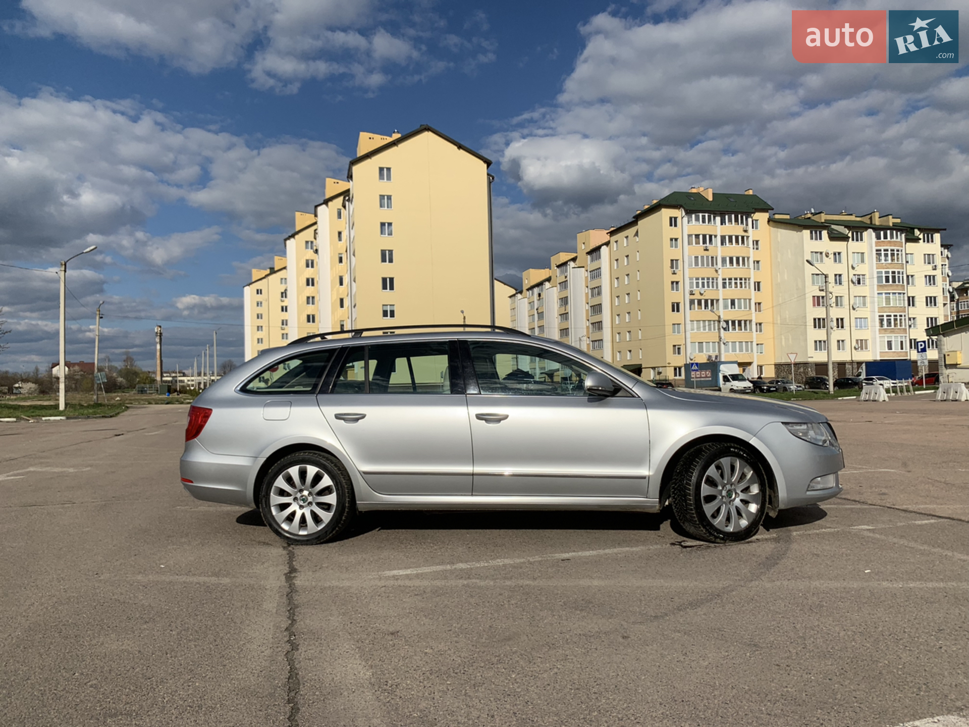 2010 Skoda Superb - мініатюра 5