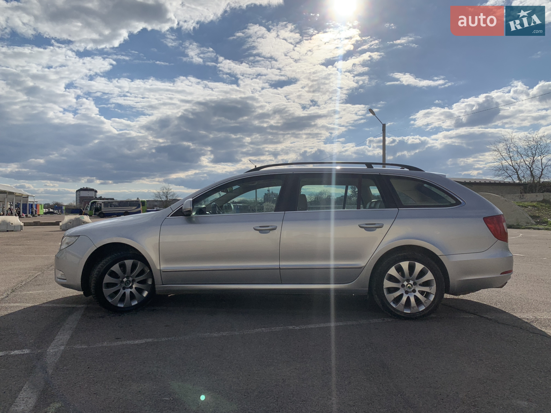 2010 Skoda Superb - мініатюра 9