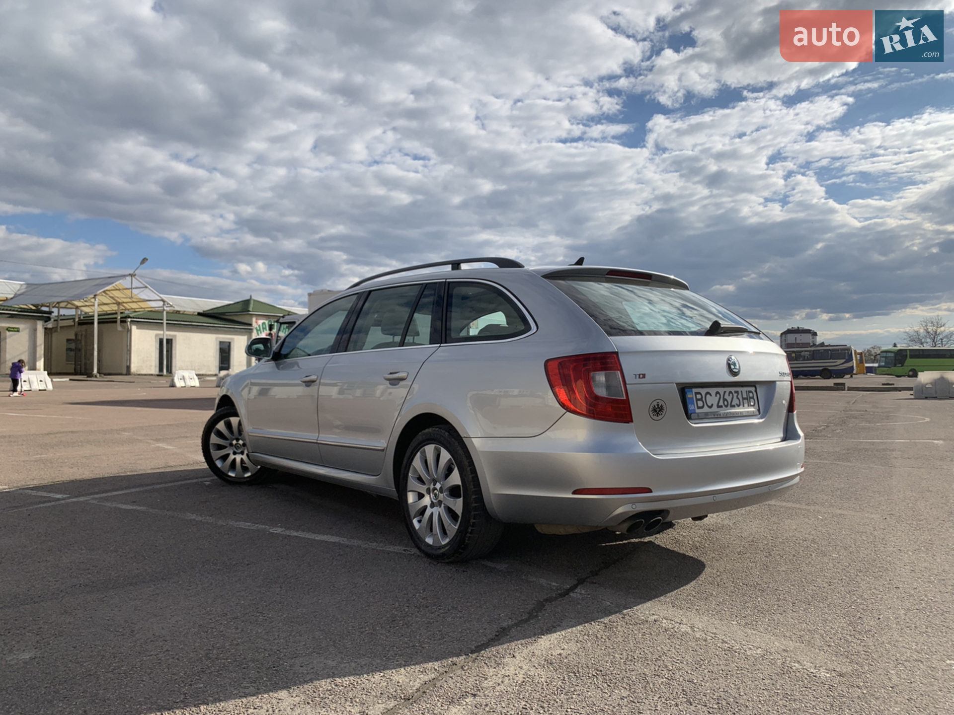 2010 Skoda Superb - мініатюра 8