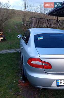 Лифтбек Skoda Superb 2012 в 
