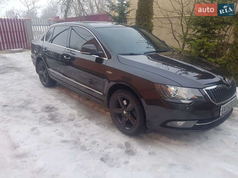 Седан Skoda Superb 2013 в Берегово